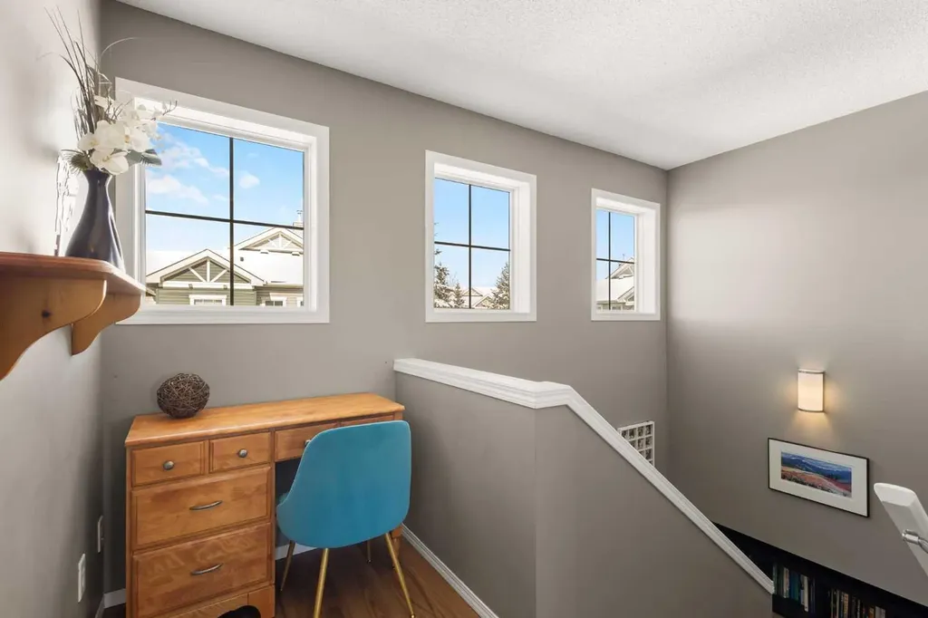 241 Elgin Gardens SE Calgary AB T2Z 4T6
