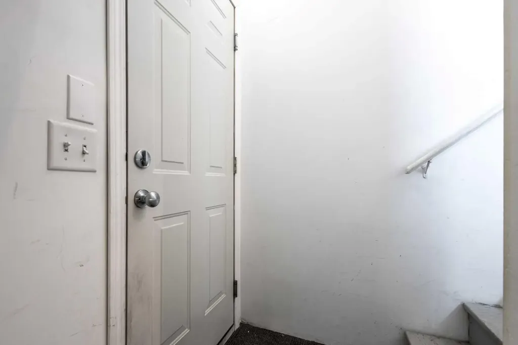 241 Elgin Gardens SE Calgary AB T2Z 4T6