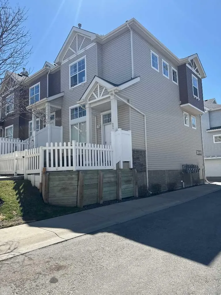 241 Elgin Gardens SE Calgary AB T2Z 4T6