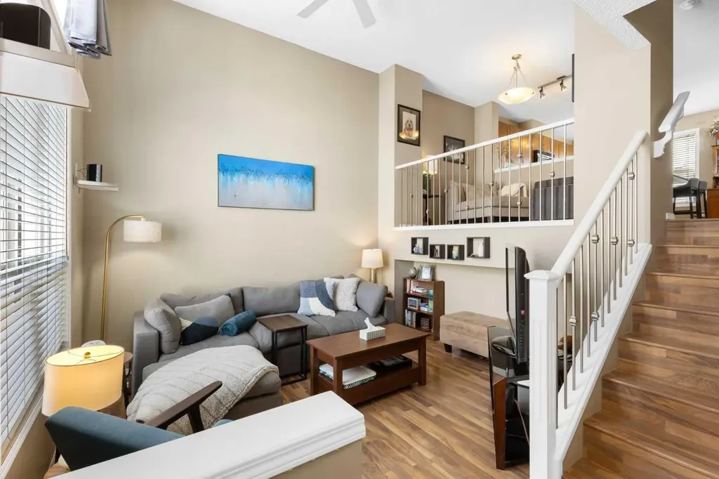 241 Elgin Gardens SE Calgary AB T2Z 4T6