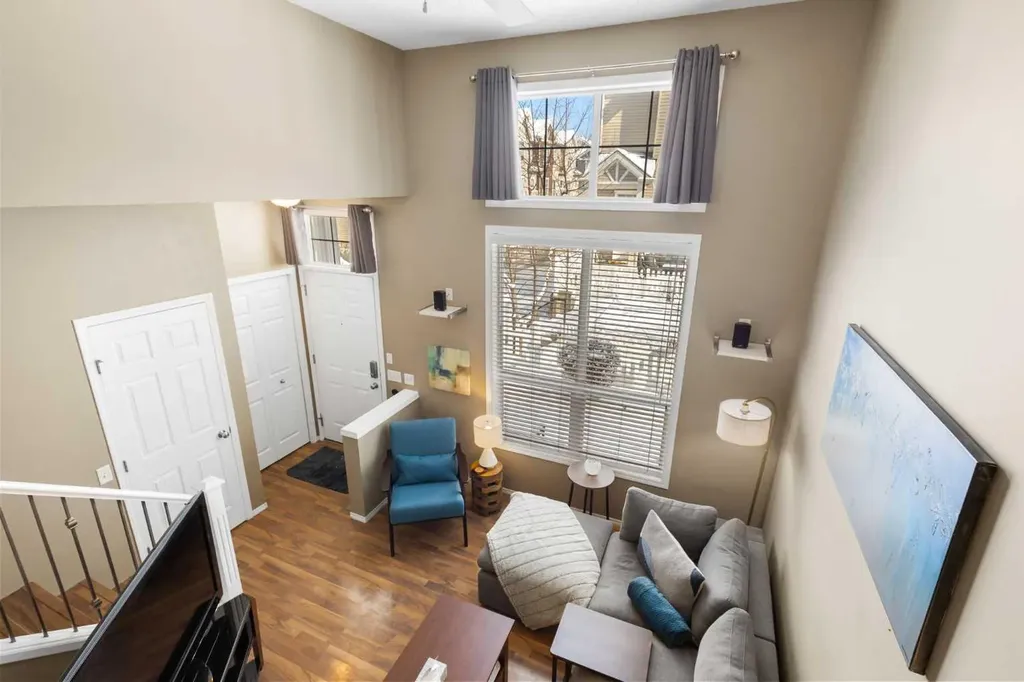 241 Elgin Gardens SE Calgary AB T2Z 4T6
