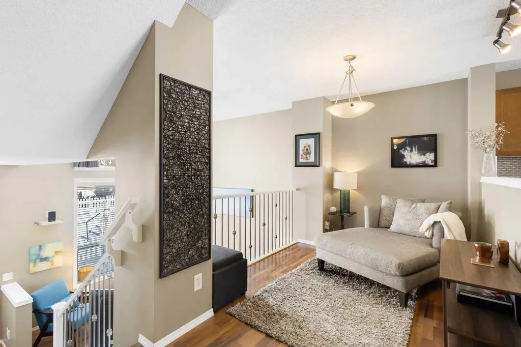 241 Elgin Gardens SE Calgary AB T2Z 4T6