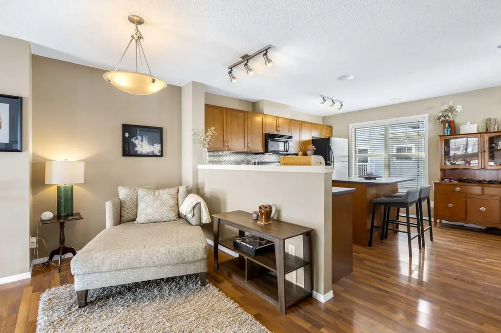 241 Elgin Gardens SE Calgary AB T2Z 4T6