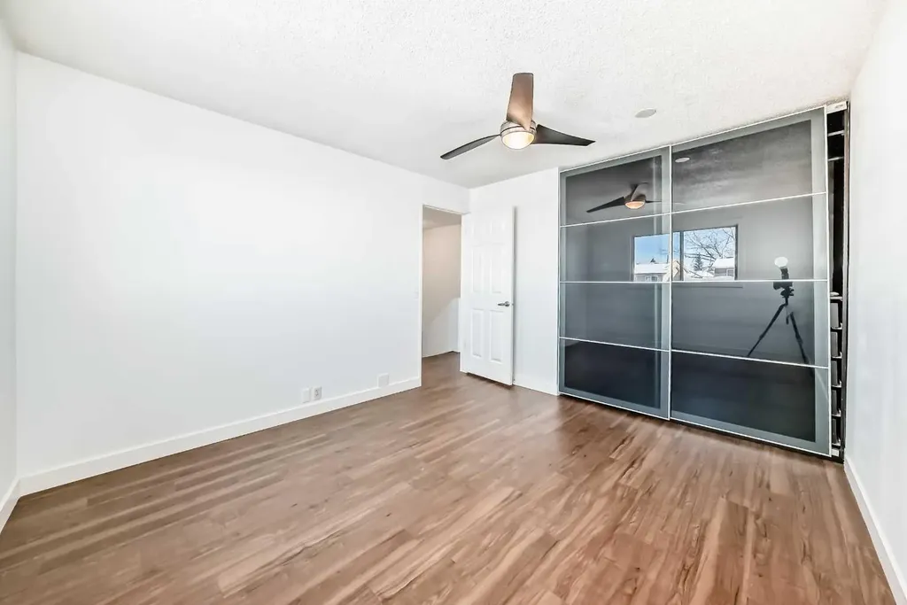 60 Erin Mount Crescent SE Calgary AB T2B 2S3