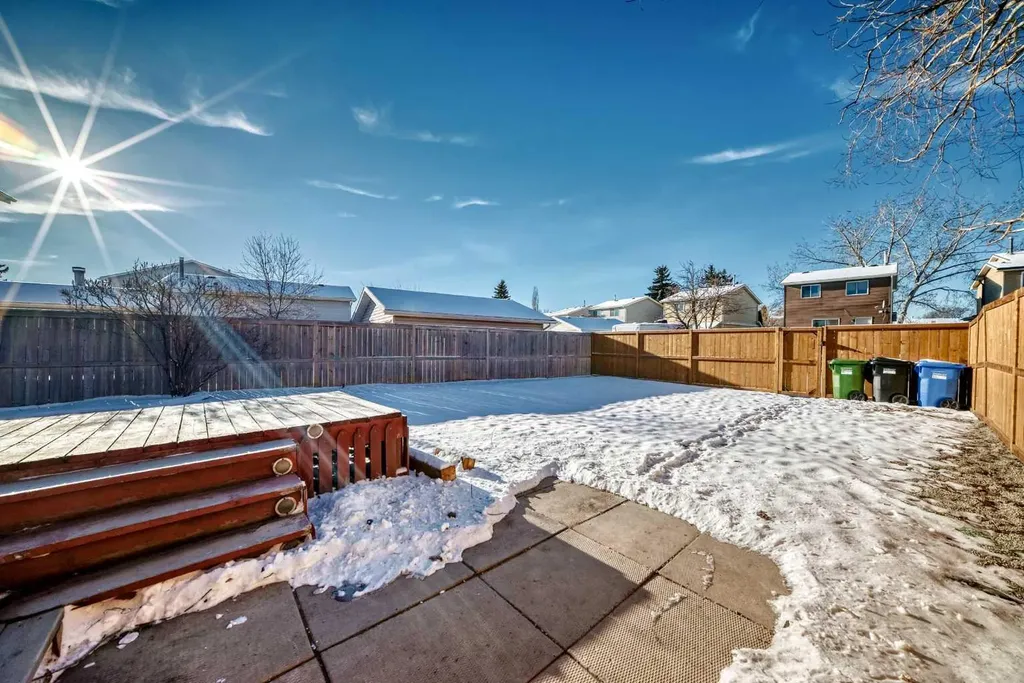 60 Erin Mount Crescent SE Calgary AB T2B 2S3