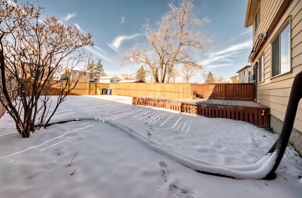 60 Erin Mount Crescent SE Calgary AB T2B 2S3