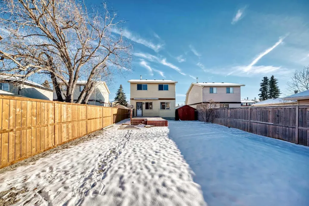 60 Erin Mount Crescent SE Calgary AB T2B 2S3