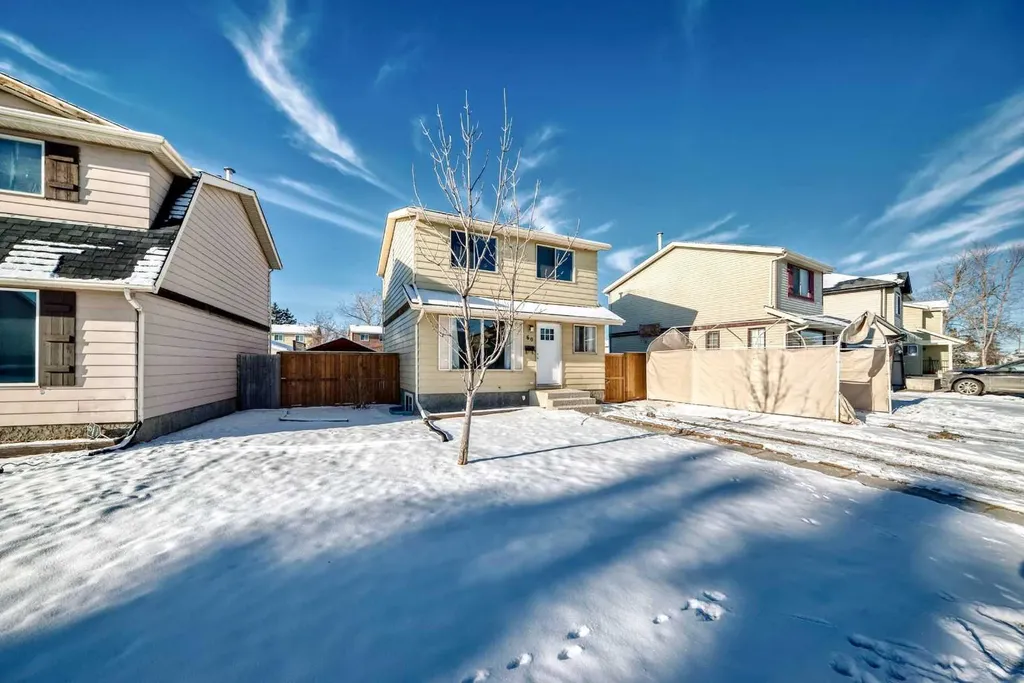 60 Erin Mount Crescent SE Calgary AB T2B 2S3