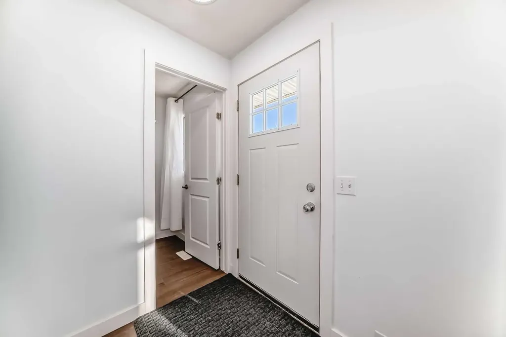 60 Erin Mount Crescent SE Calgary AB T2B 2S3