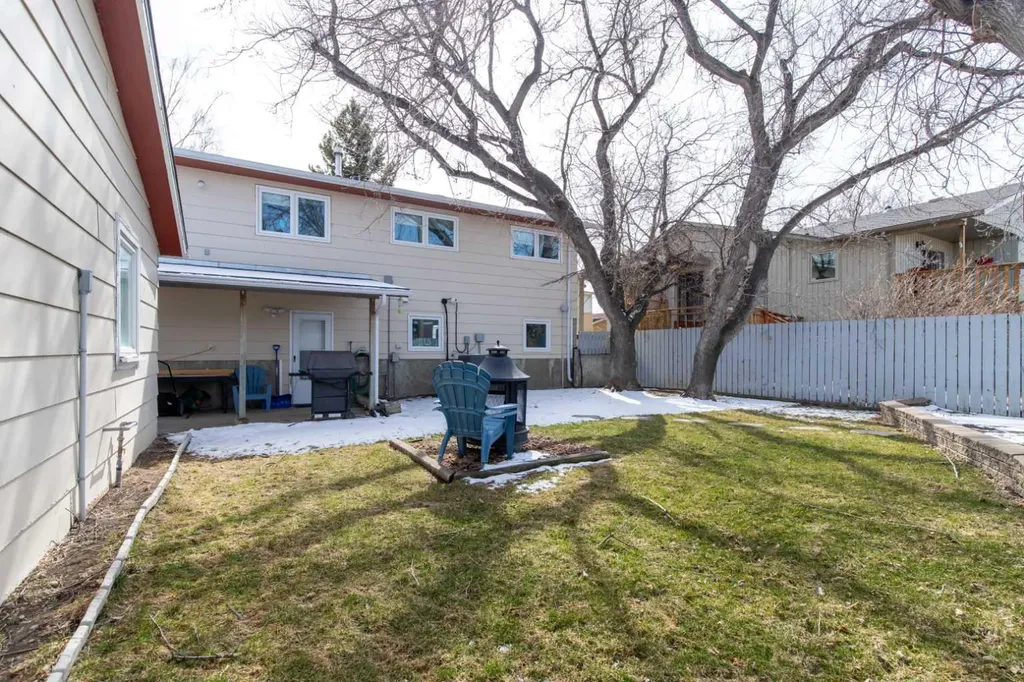 667 21 Street Fort Macleod AB T0L0Z0
