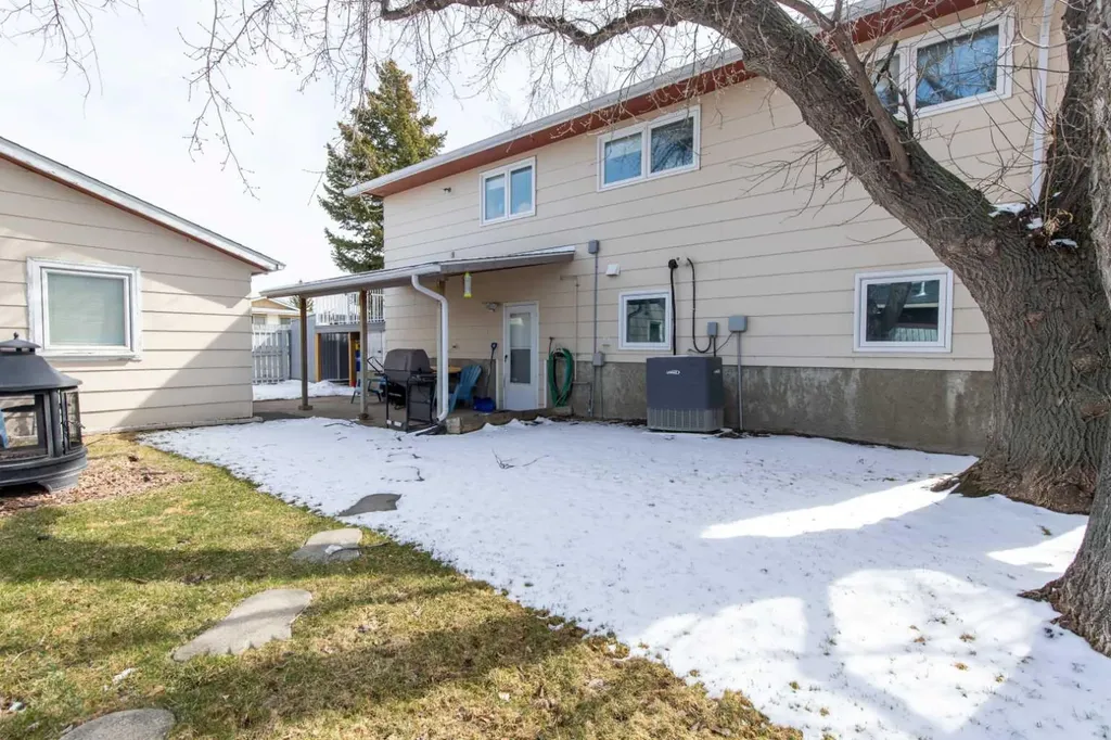 667 21 Street Fort Macleod AB T0L0Z0