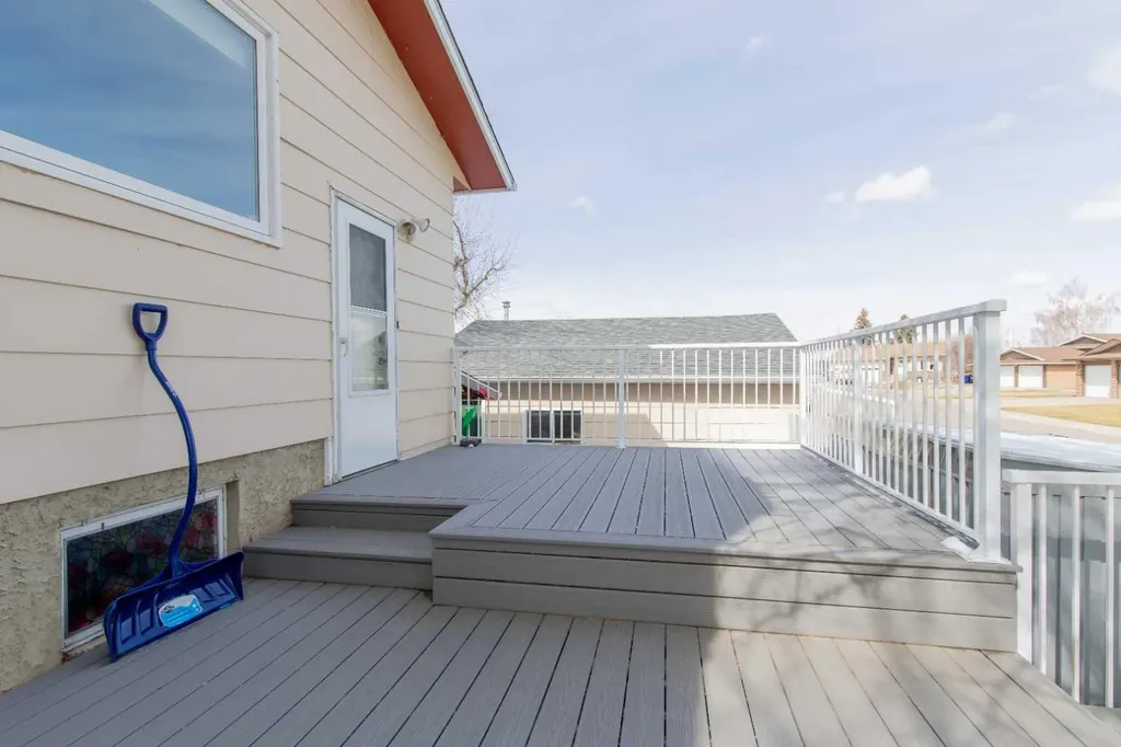 667 21 Street Fort Macleod AB T0L0Z0