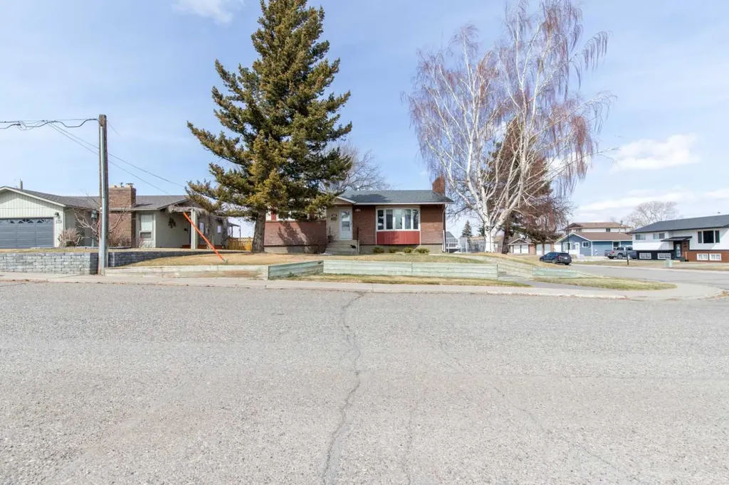 667 21 Street Fort Macleod AB T0L0Z0