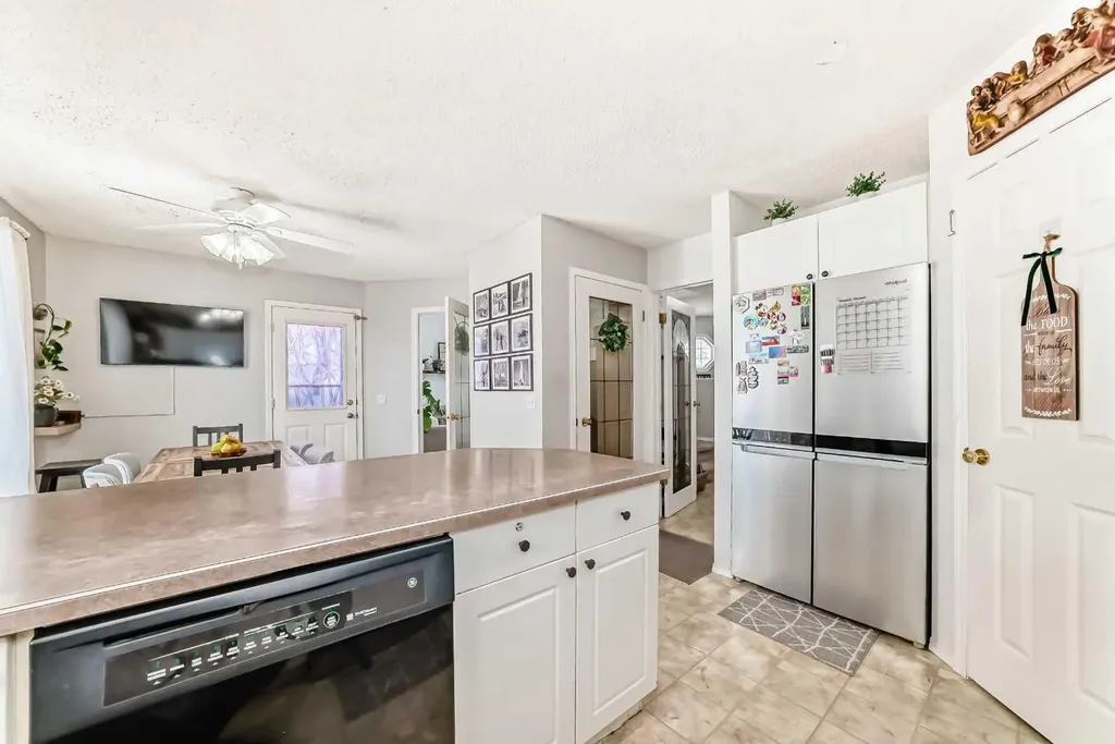 155 Erin Meadow Way SE Calgary AB T2B 3P7