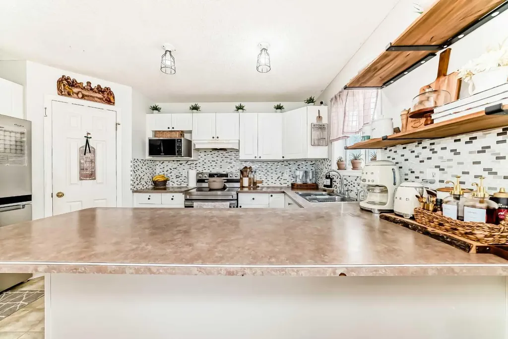 155 Erin Meadow Way SE Calgary AB T2B 3P7