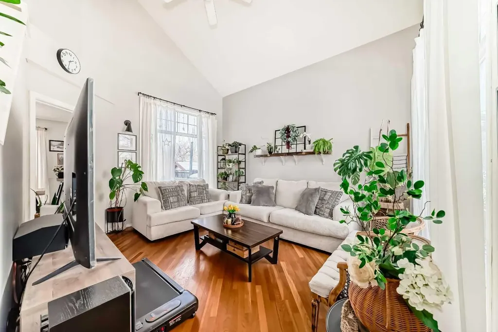 155 Erin Meadow Way SE Calgary AB T2B 3P7