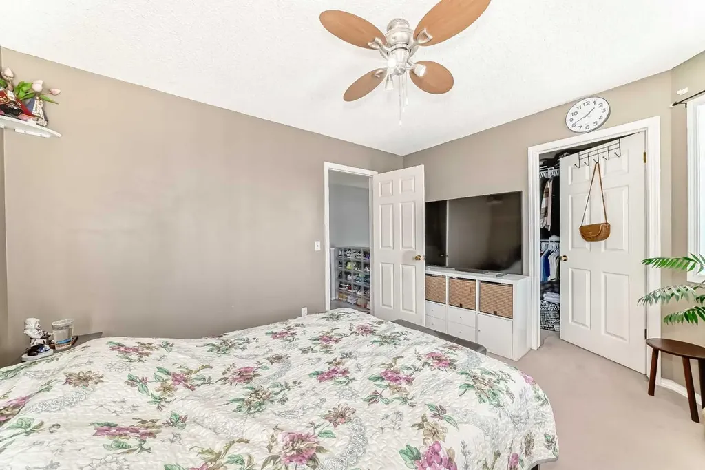 155 Erin Meadow Way SE Calgary AB T2B 3P7