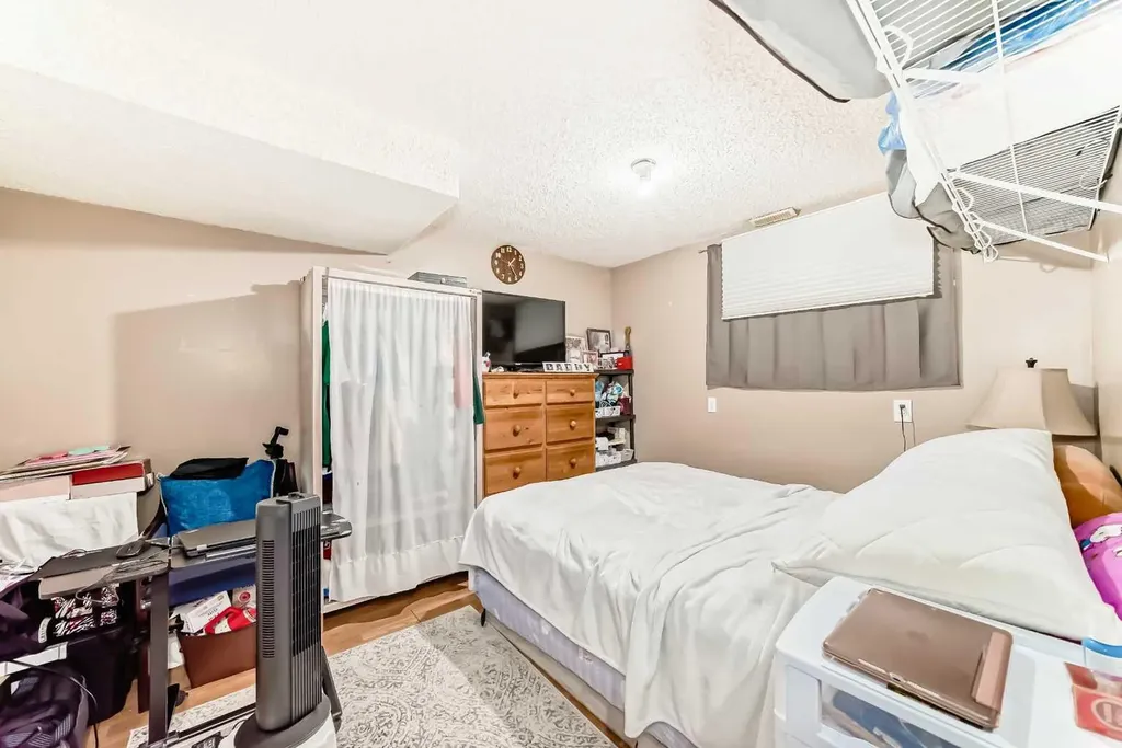 155 Erin Meadow Way SE Calgary AB T2B 3P7