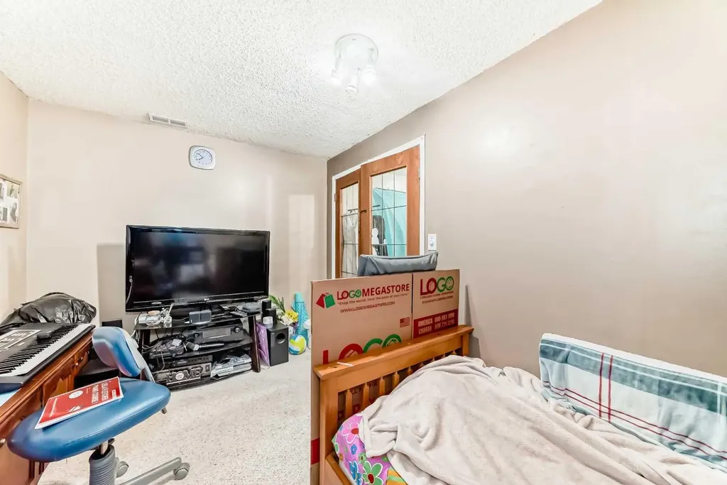 155 Erin Meadow Way SE Calgary AB T2B 3P7