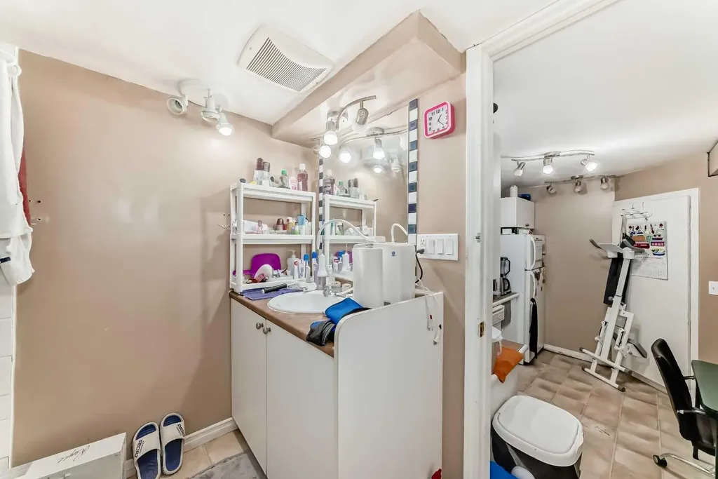155 Erin Meadow Way SE Calgary AB T2B 3P7