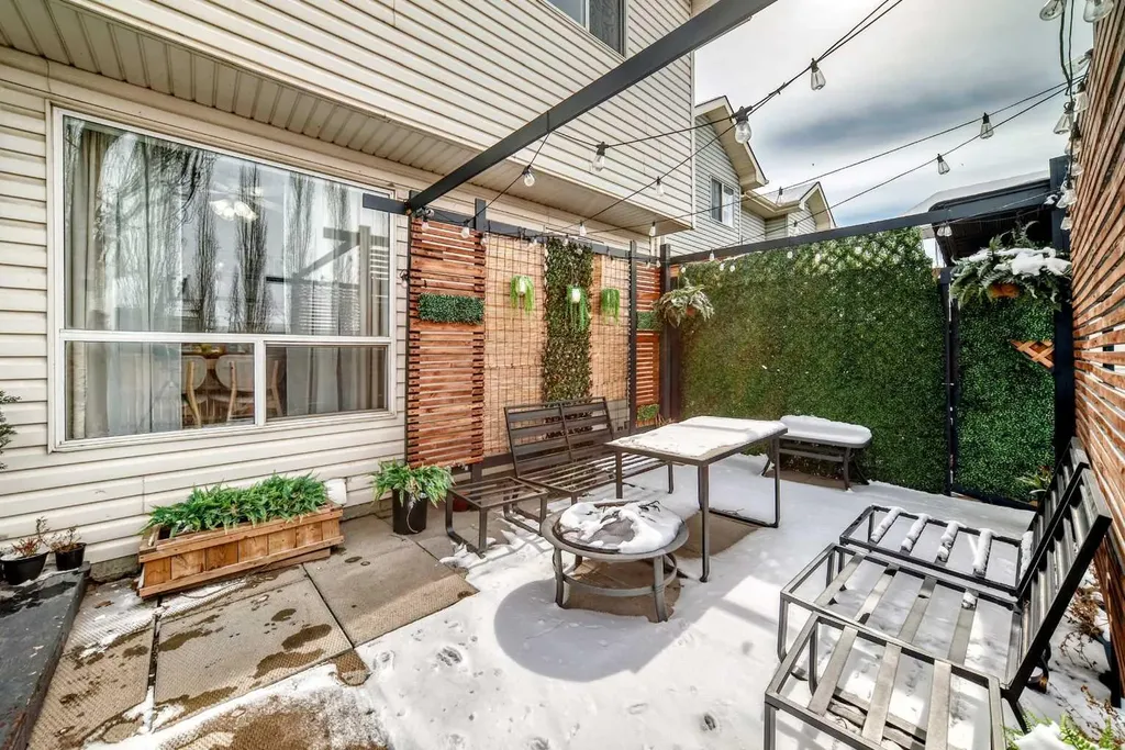 155 Erin Meadow Way SE Calgary AB T2B 3P7