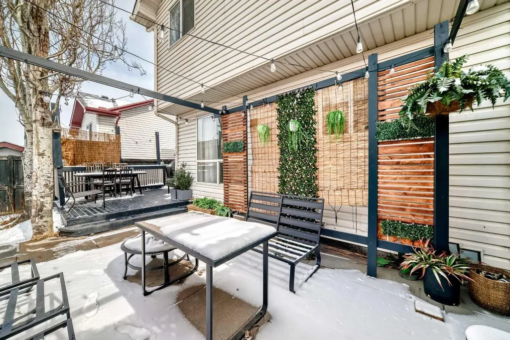 155 Erin Meadow Way SE Calgary AB T2B 3P7