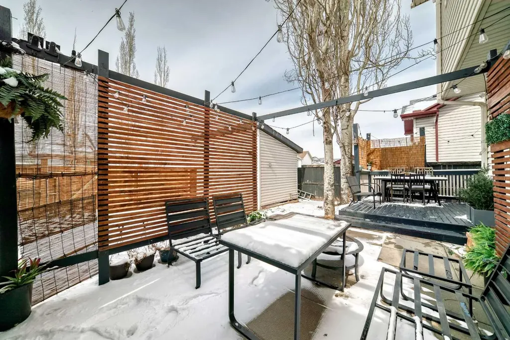 155 Erin Meadow Way SE Calgary AB T2B 3P7