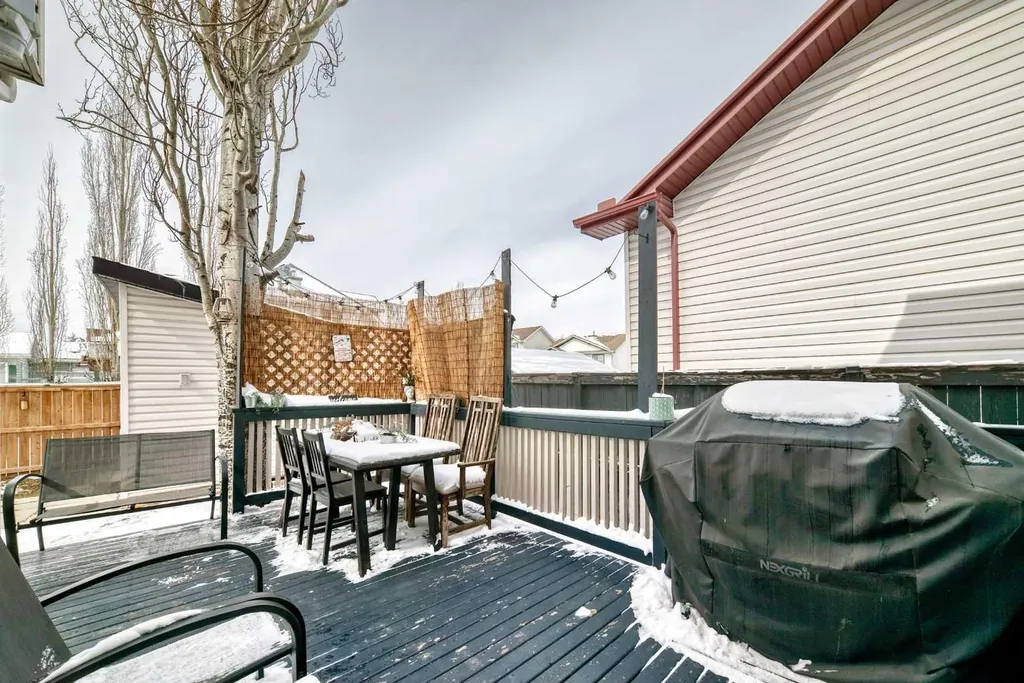 155 Erin Meadow Way SE Calgary AB T2B 3P7