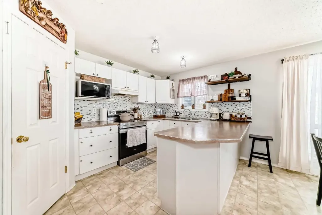 155 Erin Meadow Way SE Calgary AB T2B 3P7