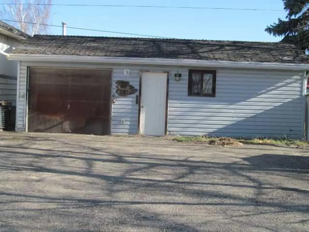 602 5th Ave Avenue Beaverlodge AB T0H 0C0