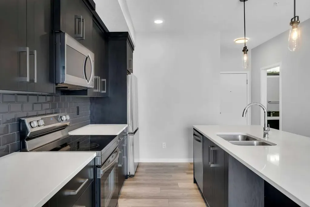 19489 Main Street SE Calgary AB T3M 3J3