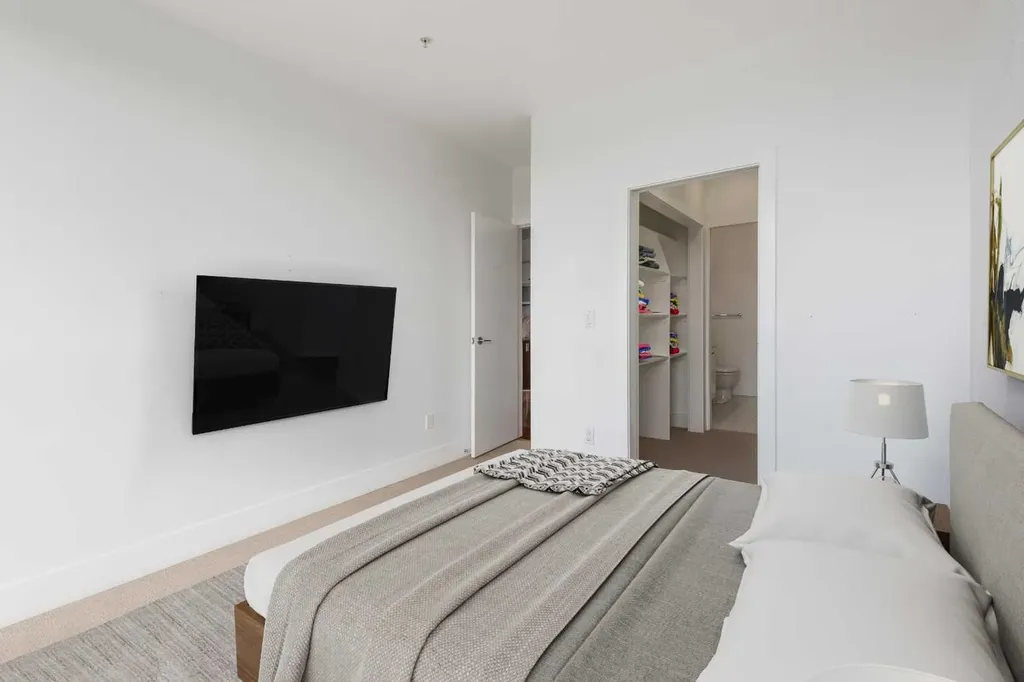 2505 17 Avenue SW Calgary AB T3E 7V3