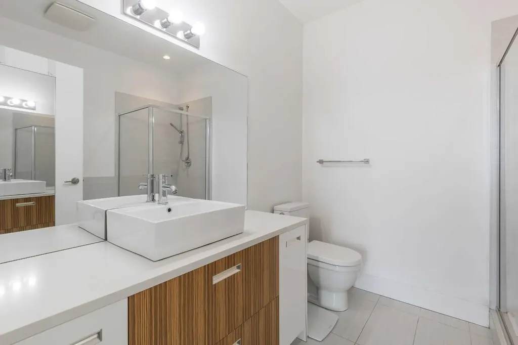 2505 17 Avenue SW Calgary AB T3E 7V3