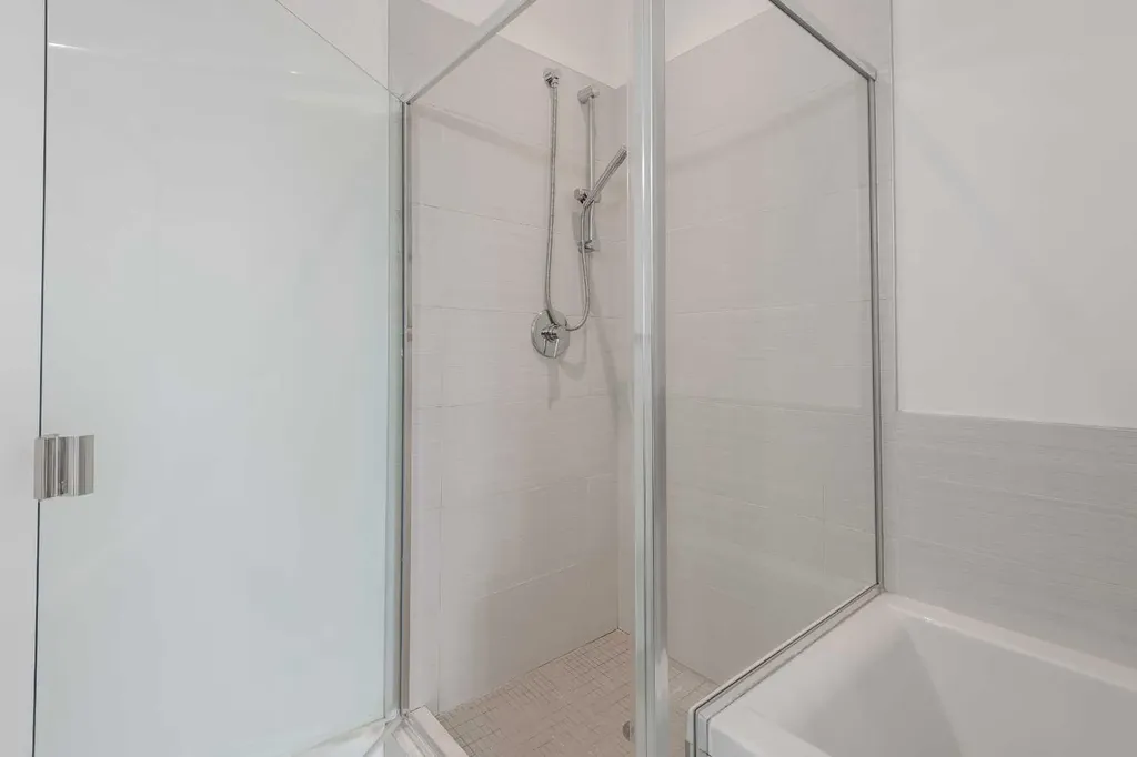 2505 17 Avenue SW Calgary AB T3E 7V3