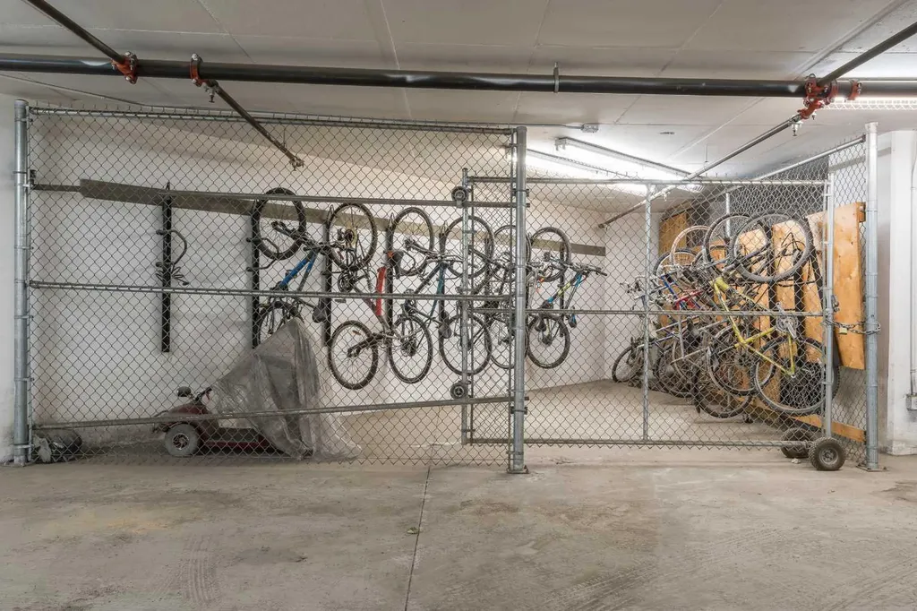 2505 17 Avenue SW Calgary AB T3E 7V3