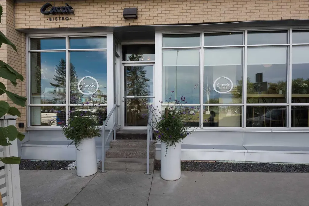 2505 17 Avenue SW Calgary AB T3E 7V3