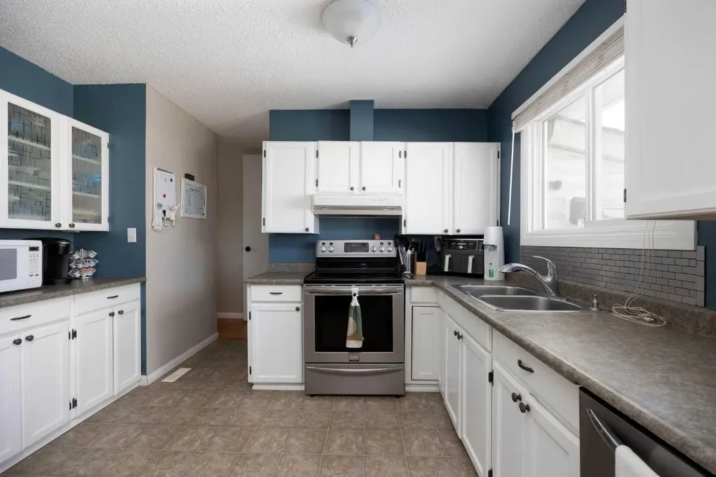 185 Sitka Drive Fort Mcmurray AB T9H 3C1