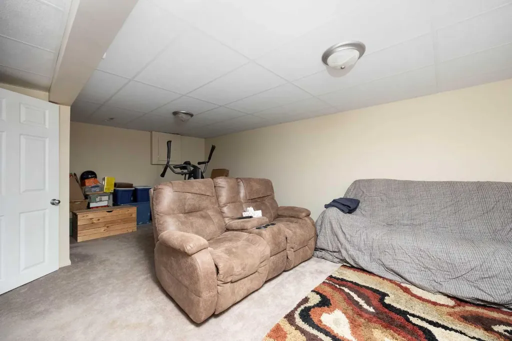 185 Sitka Drive Fort Mcmurray AB T9H 3C1