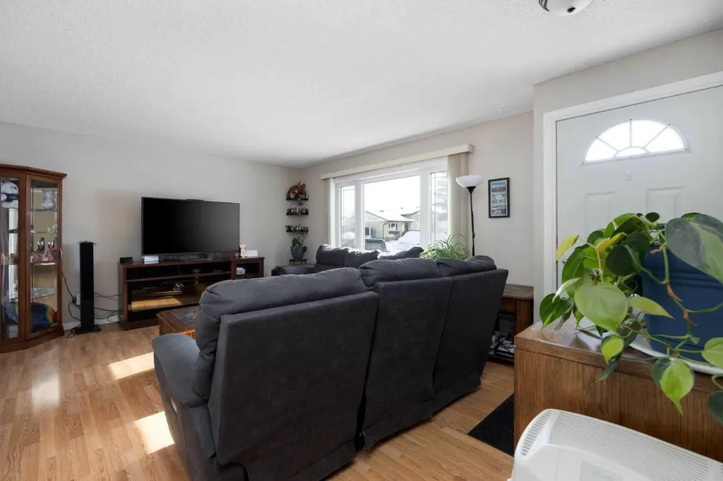 185 Sitka Drive Fort Mcmurray AB T9H 3C1