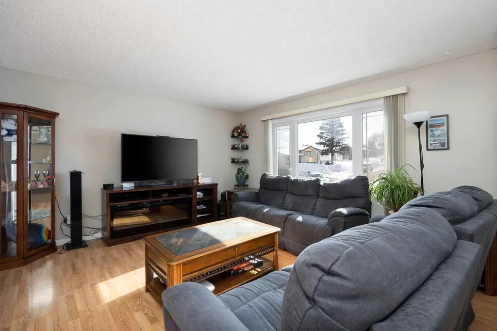 185 Sitka Drive Fort Mcmurray AB T9H 3C1