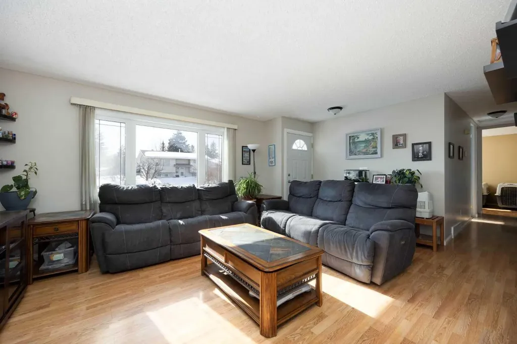 185 Sitka Drive Fort Mcmurray AB T9H 3C1