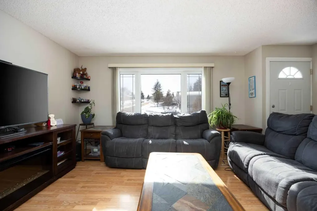 185 Sitka Drive Fort Mcmurray AB T9H 3C1
