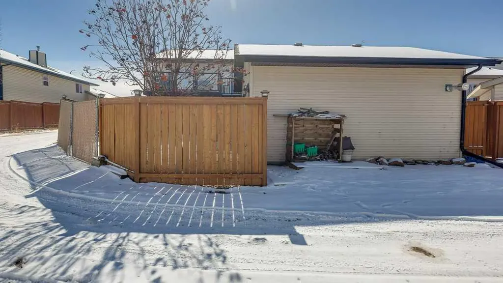 143 Ackerman Crescent Red Deer AB T4R 3B8