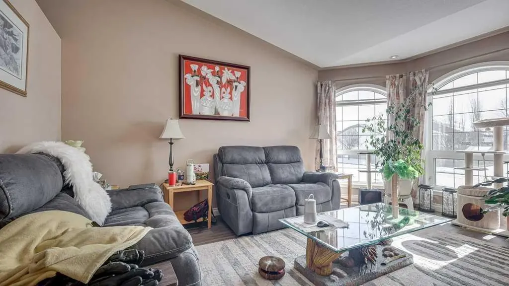 143 Ackerman Crescent Red Deer AB T4R 3B8