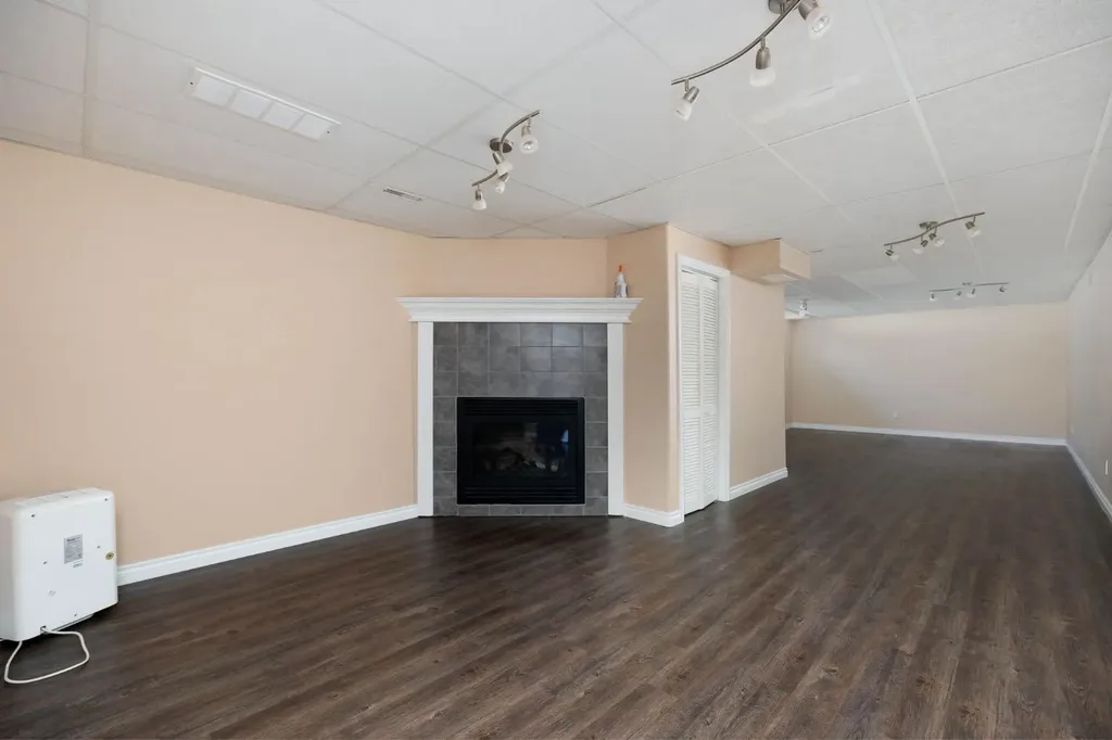 293 Grenfell Crescent Fort Mcmurray AB T9H 2M8