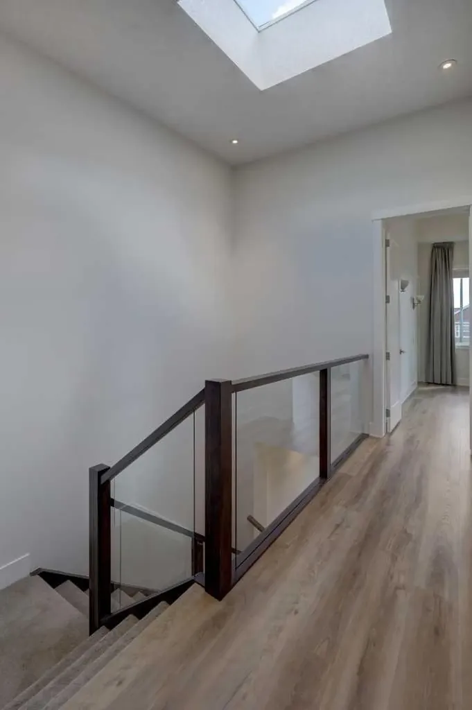 3422 5 Avenue NW Calgary AB T2N 0V5