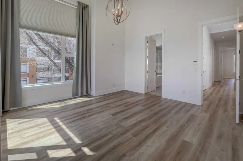 3422 5 Avenue NW Calgary AB T2N 0V5