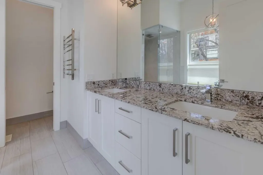 3422 5 Avenue NW Calgary AB T2N 0V5