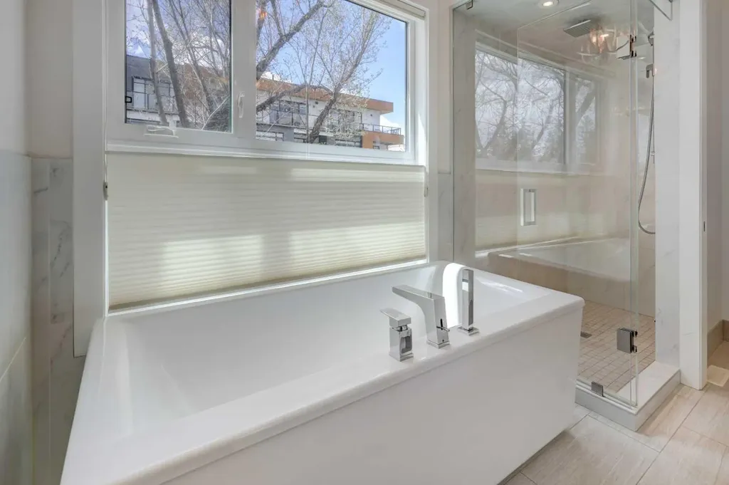 3422 5 Avenue NW Calgary AB T2N 0V5