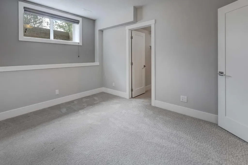 3422 5 Avenue NW Calgary AB T2N 0V5